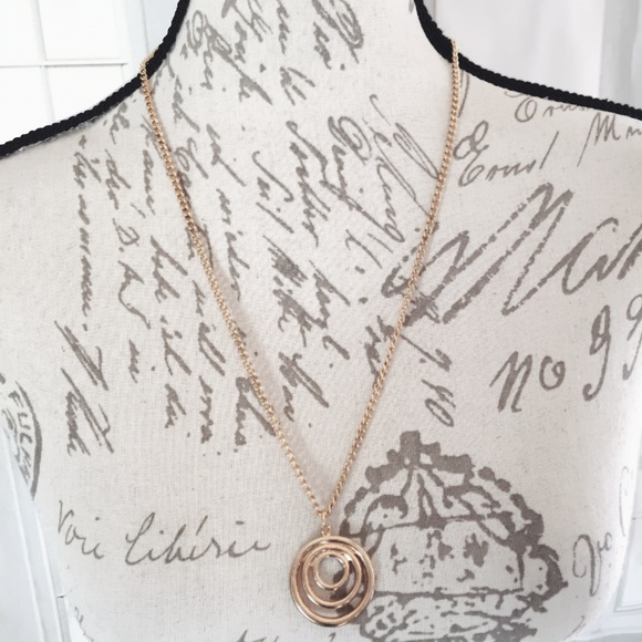 Unknown Jewelry - Circle Goldtone Necklace Costume